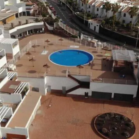 Lovely Duplex - Two Bedroom Community Pool - Near Beach *