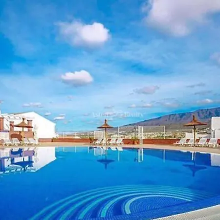Lovely Duplex - Two Bedroom Community Pool - Near Beach