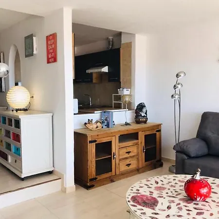 Lovely Duplex - Two Bedroom Community Pool - Near Beach